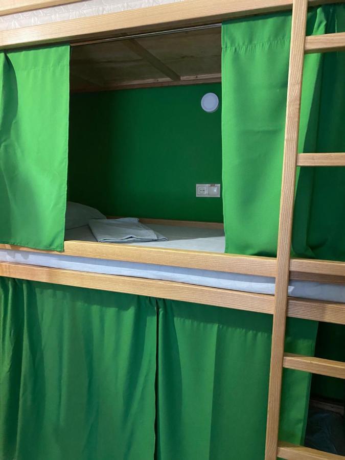 Vip "Hostel Ok Hotel" Kiev Ngoại thất bức ảnh